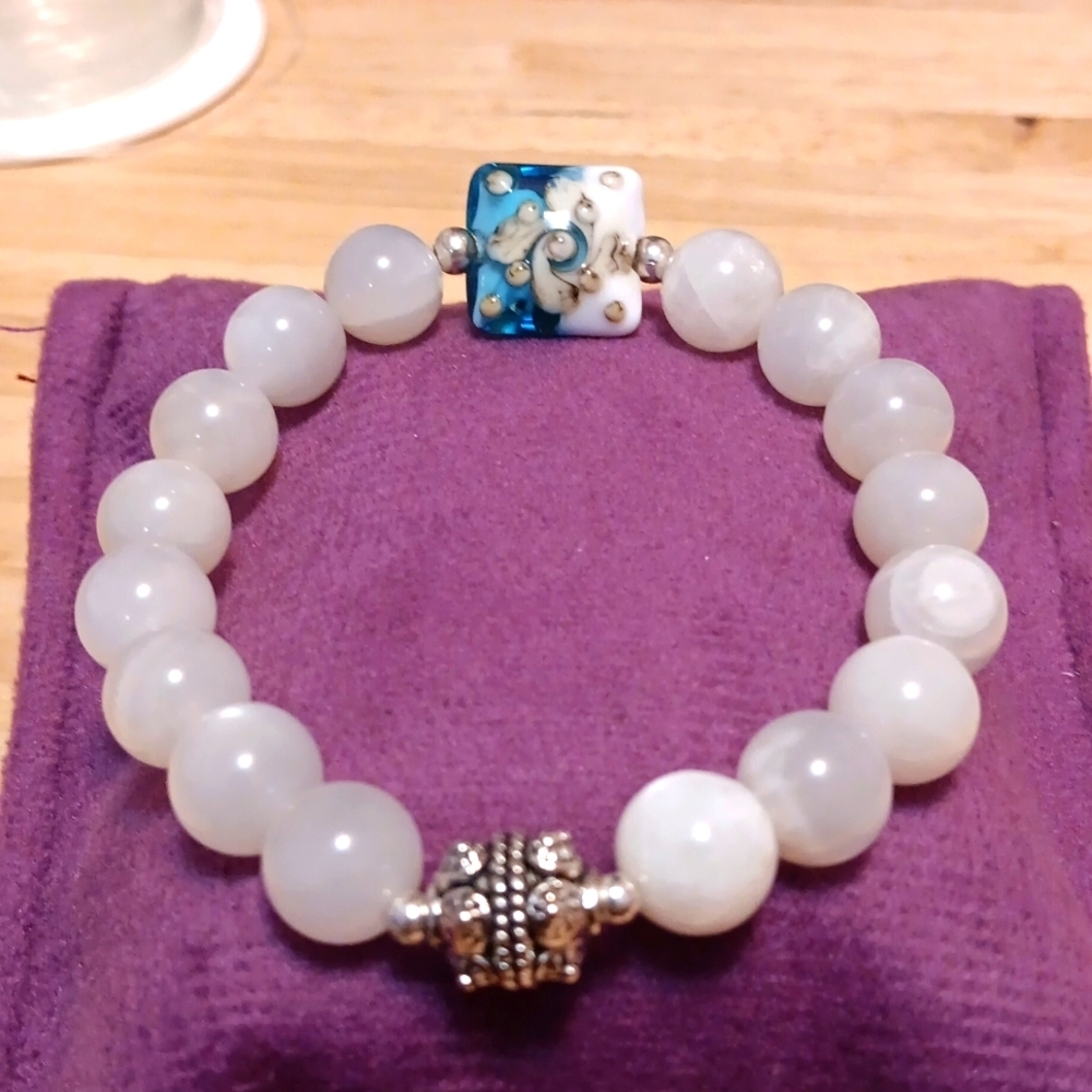 Elegant Lampwork Glasa & Moonstone Beaded Stretch Bracelet - Picture 4 of 4